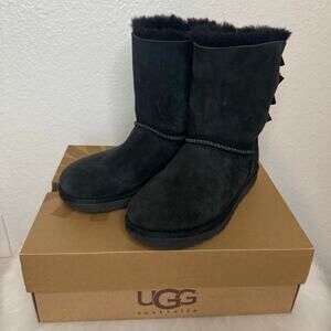 UGG Bailey Bow Black Size 7 Women's